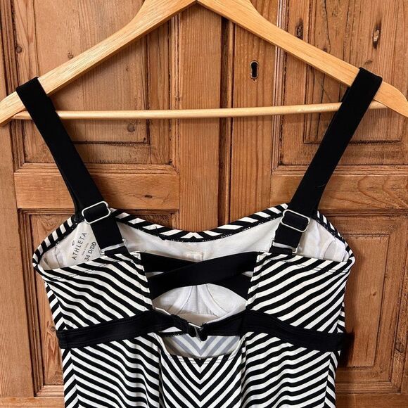 Athleta Pura Swim Dress Black White Striped Tank‎ Underwire Athletic 34 D/DD - Picture 3 of 6